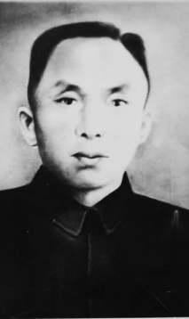郑敬衡（1900—1927），原名一里、益明