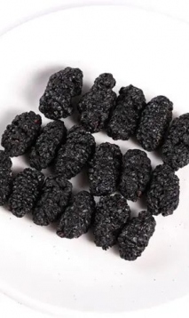 中老年人，多吃这5种干果，能给健康“助力”